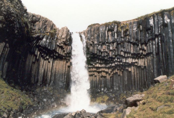 ../Images/222Skaftafell Svartifoss.jpg